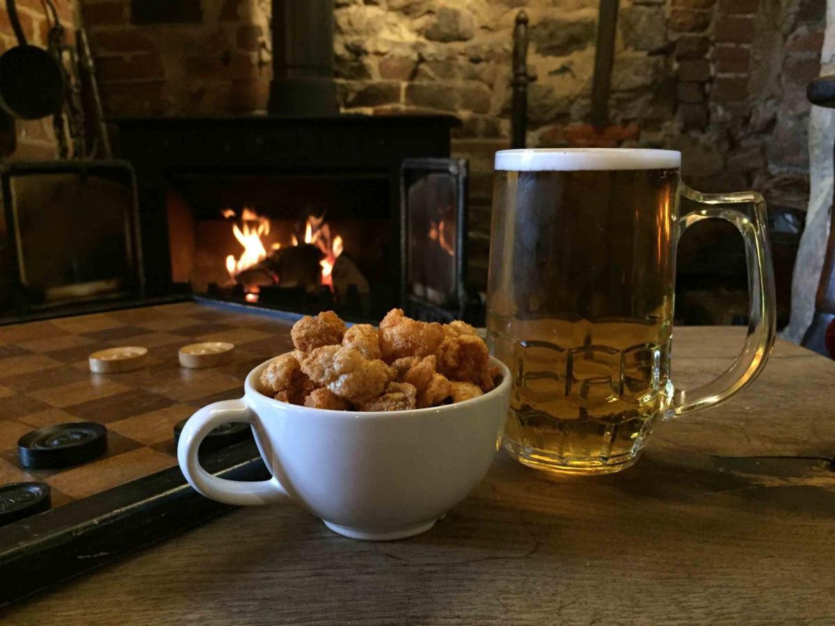The Queen'S Head At Broad Chalke Hotel Exterior foto